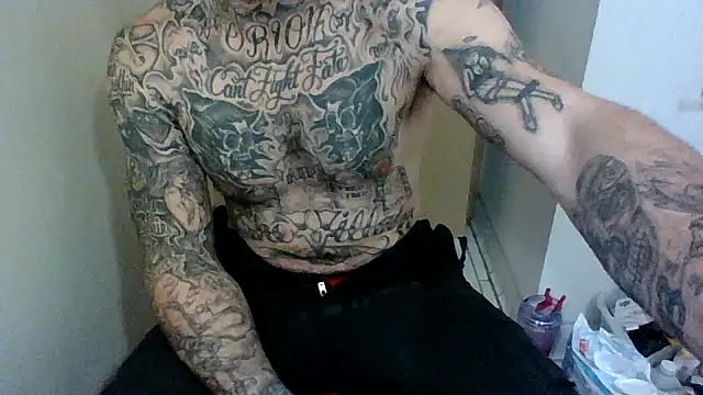 Snapshot of DADDY_KANE8--- chatting on 01/14/25, 04:47 DADDY KANE8--- online show from 01/14/25, 04:47