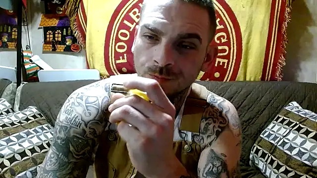 Snapshot of DADDY_KANE8--- chatting on 01/25/25, 02:15 DADDY KANE8--- online show from 01/25/25, 02:15