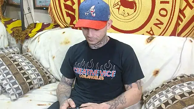 Snapshot of DADDY_KANE8--- chatting on 02/13/25, 10:33 DADDY KANE8--- online show from 02/13/25, 10:33