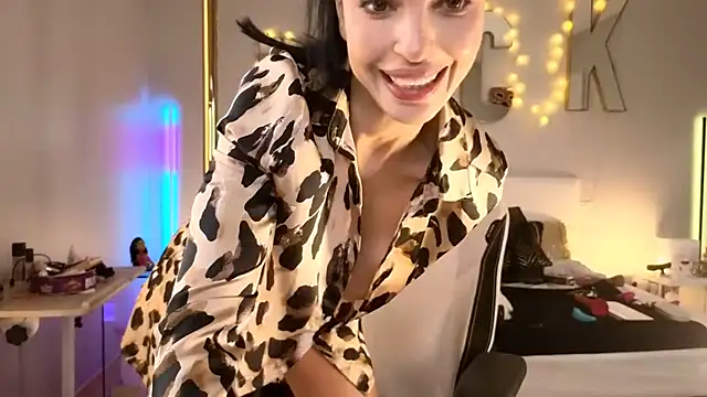 Helena Karel online show from 01/29/25, 01:28