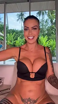 Helena Karel online show from 06/14/26, 11:23