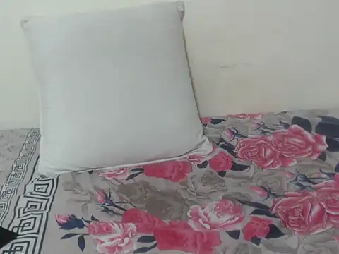 Snapshot of queen__ebony chatting on 03/01/25, 11:15 queen  ebony online show from 03/01/25, 11:15