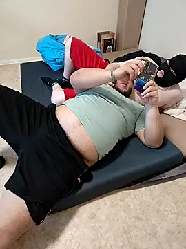 Snapshot of genderfluidco2 chatting on 11/08/25, 10:48 genderfluidco2 online show from 11/08/25, 10:48