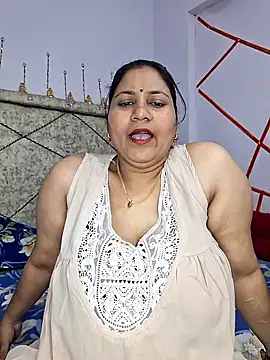 Snapshot of MOM-SUN-COUPLE chatting on 02/21/25, 09:34 MOM-SUN-COUPLE online show from 02/21/25, 09:34