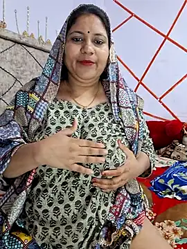 Snapshot of MOM-SUN-COUPLE chatting on 02/26/25, 08:11 MOM-SUN-COUPLE online show from 02/26/25, 08:11