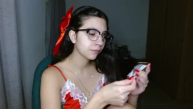 mia  lopez  online show from 11/28/25, 01:30