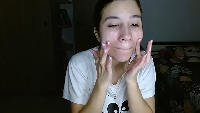 Snapshot of mia__lopez_ chatting on 05/21/26, 04:19 mia lopez online show from 05/21/26, 04:19