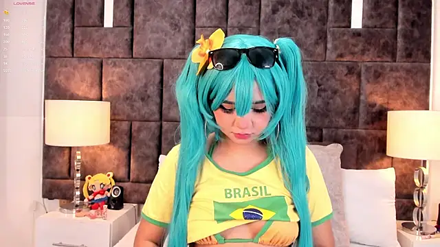 Snapshot of Petit-Rosse chatting on 12/03/24, 05:23 Petit-Rosse online show from 12/03/24, 05:23