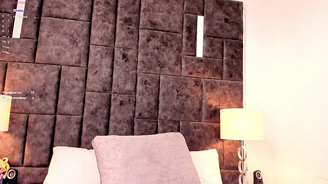 Snapshot of Petit-Rosse chatting on 12/04/24, 09:13 Petit-Rosse online show from 12/04/24, 09:13