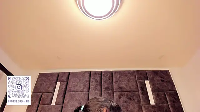 Snapshot of Petit-Rosse chatting on 03/05/25, 11:38 Petit-Rosse online show from 03/05/25, 11:38