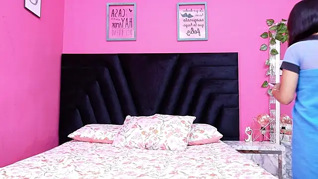 kinkylittlegirll online show from 10/31/25, 05:03