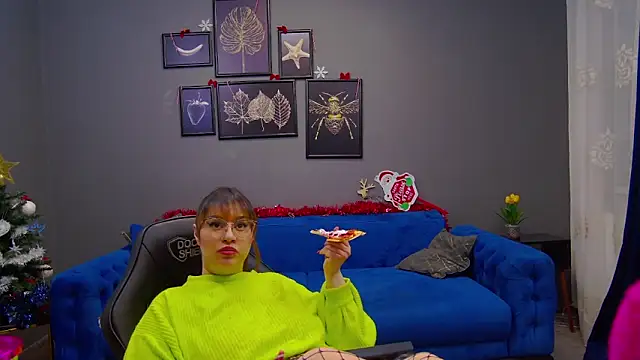 Katewalker  online show from 12/21/24, 09:15