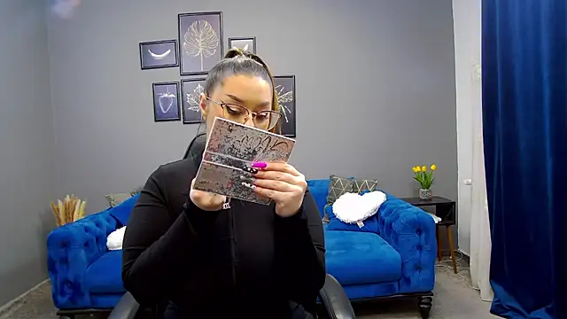 Katewalker  online show from 02/06/25, 06:13