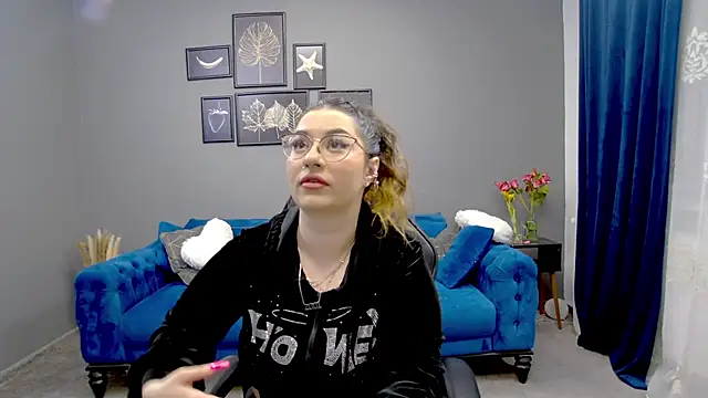 Katewalker  online show from 03/19/25, 06:12