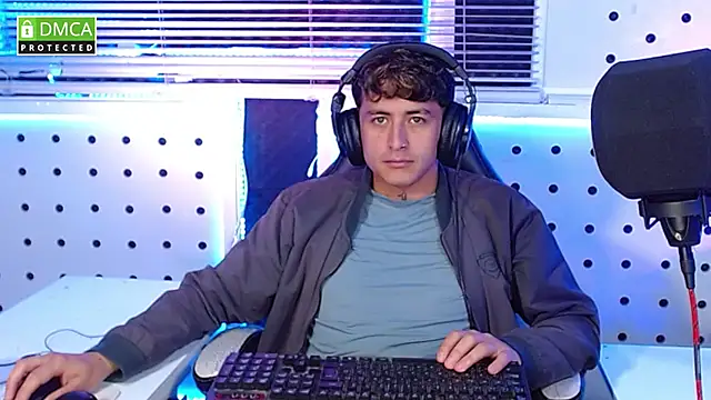 Darko0717 online show from 10/12/25, 04:39