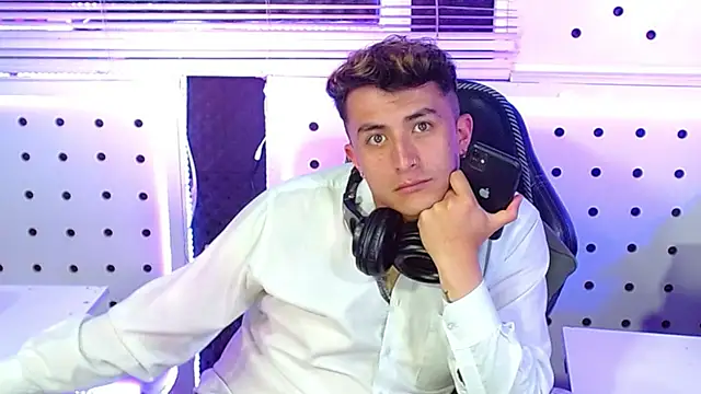 Darko0717 online show from 11/08/25, 12:11