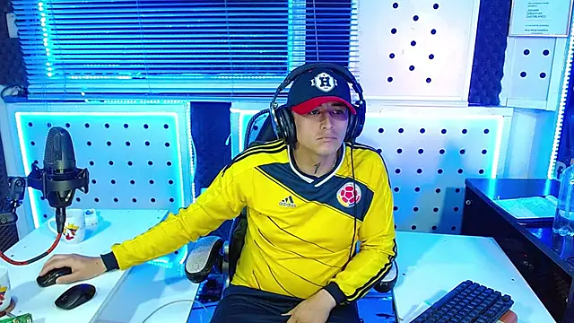 Darko0717 online show from 11/19/25, 12:32