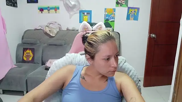 MommyMiaWs online show from 04/07/26, 06:52