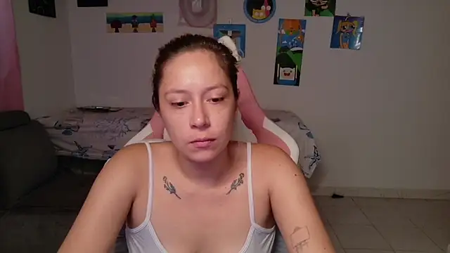 Snapshot of MommyMiaWs chatting on 05/27/26, 01:52 MommyMiaWs online show from 05/27/26, 01:52