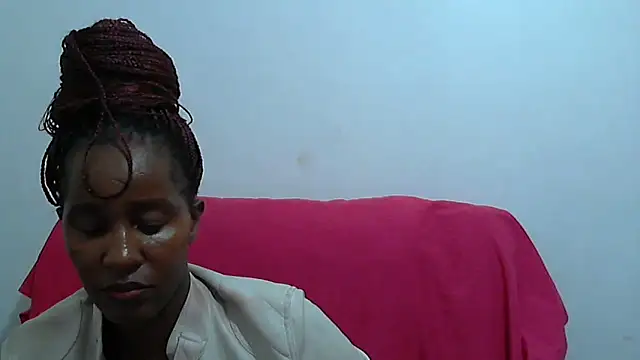 sluttylaura21 online show from 02/18/25, 04:37