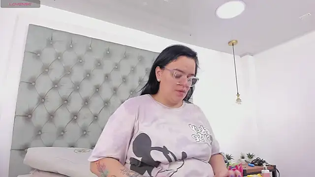 anette cooper online show from 10/03/25, 03:47