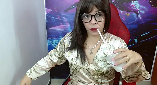 Abril Beltran  online show from 02/09/25, 03:12