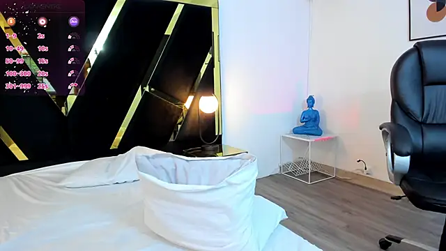 Snapshot of emilybae_ chatting on 12/10/24, 12:50 emilybae  online show from 12/10/24, 12:50