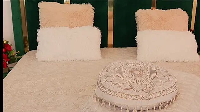 XeniaBlu online show from 12/16/25, 12:21