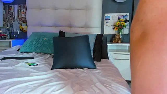 cinthya walker1 online show from 02/12/25, 06:30