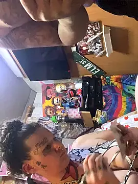 Snapshot of Codybabyy456 chatting on 10/29/25, 05:04 Codybabyy456 online show from 10/29/25, 05:04