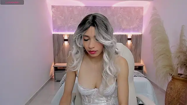 Snapshot of emilly_smith_1 chatting on 01/24/25, 03:22 emilly smith 1 online show from 01/24/25, 03:22