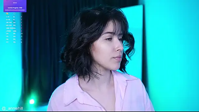 Snapshot of anniehillofficial chatting on 03/05/25, 09:04 anniehillofficial online show from 03/05/25, 09:04