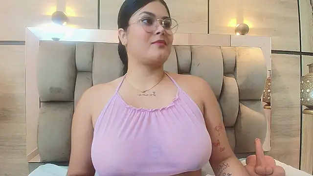 im mou  online show from 09/17/25, 12:51