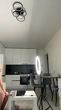 Mia Roxie online show from 11/19/25, 03:06