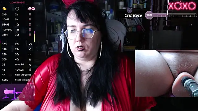 Snapshot of LeonaHarrison chatting on 10/16/25, 12:33 LeonaHarrison online show from 10/16/25, 12:33