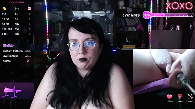 Snapshot of LeonaHarrison chatting on 10/17/25, 12:01 LeonaHarrison online show from 10/17/25, 12:01