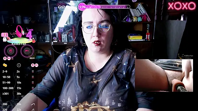 Snapshot of LeonaHarrison chatting on 12/05/25, 11:52 LeonaHarrison online show from 12/05/25, 11:52