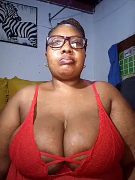 Snapshot of YELLOW_BONE chatting on 04/24/26, 09:06 YELLOW BONE online show from 04/24/26, 09:06