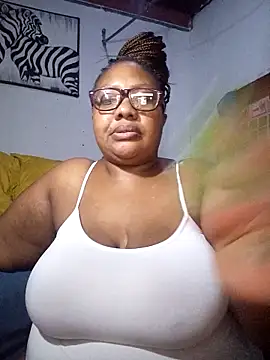 Snapshot of YELLOW_BONE chatting on 04/26/26, 09:45 YELLOW BONE online show from 04/26/26, 09:45