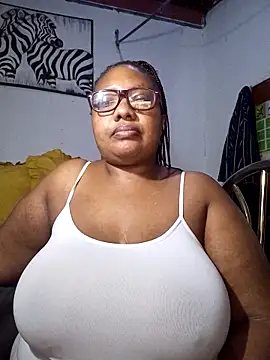 Snapshot of YELLOW_BONE chatting on 05/01/26, 08:24 YELLOW BONE online show from 05/01/26, 08:24