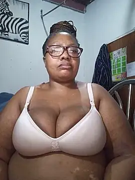 Snapshot of YELLOW_BONE chatting on 05/24/26, 09:31 YELLOW BONE online show from 05/24/26, 09:31