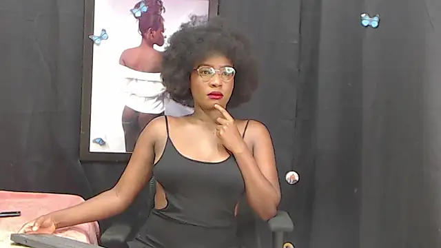 Snapshot of lia_thomsonn chatting on 02/14/25, 05:19 lia thomsonn online show from 02/14/25, 05:19