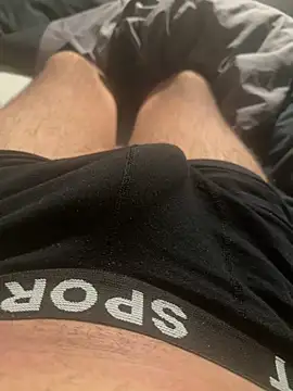 spritzerboy23 online show from 12/17/25, 09:43