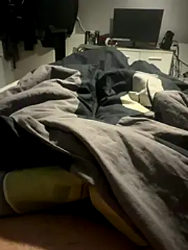 spritzerboy23 online show from 12/21/25, 10:28