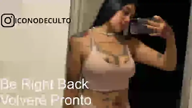 Snapshot of val_bardot chatting on 08/04/26, 03:32 val bardot online show from 08/04/26, 03:32