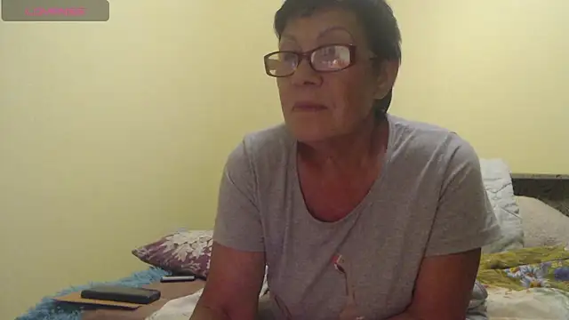 Snapshot of Sandra_Carina chatting on 06/18/26, 12:33 Sandra Carina online show from 06/18/26, 12:33