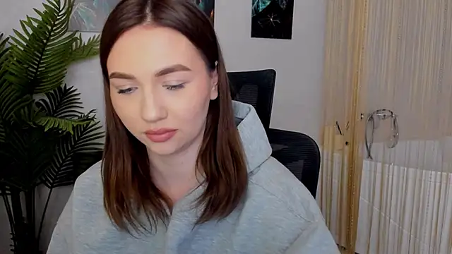 GracefulLook online show from 02/17/25, 10:36