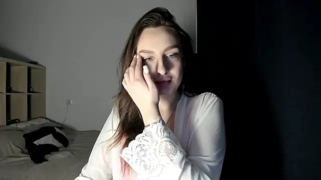 Ella   Bell online show from 02/11/25, 06:30