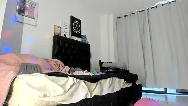 JohanyLatino online show from 01/13/25, 02:21