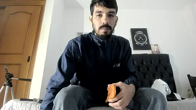 JohanyLatino online show from 01/26/25, 05:55